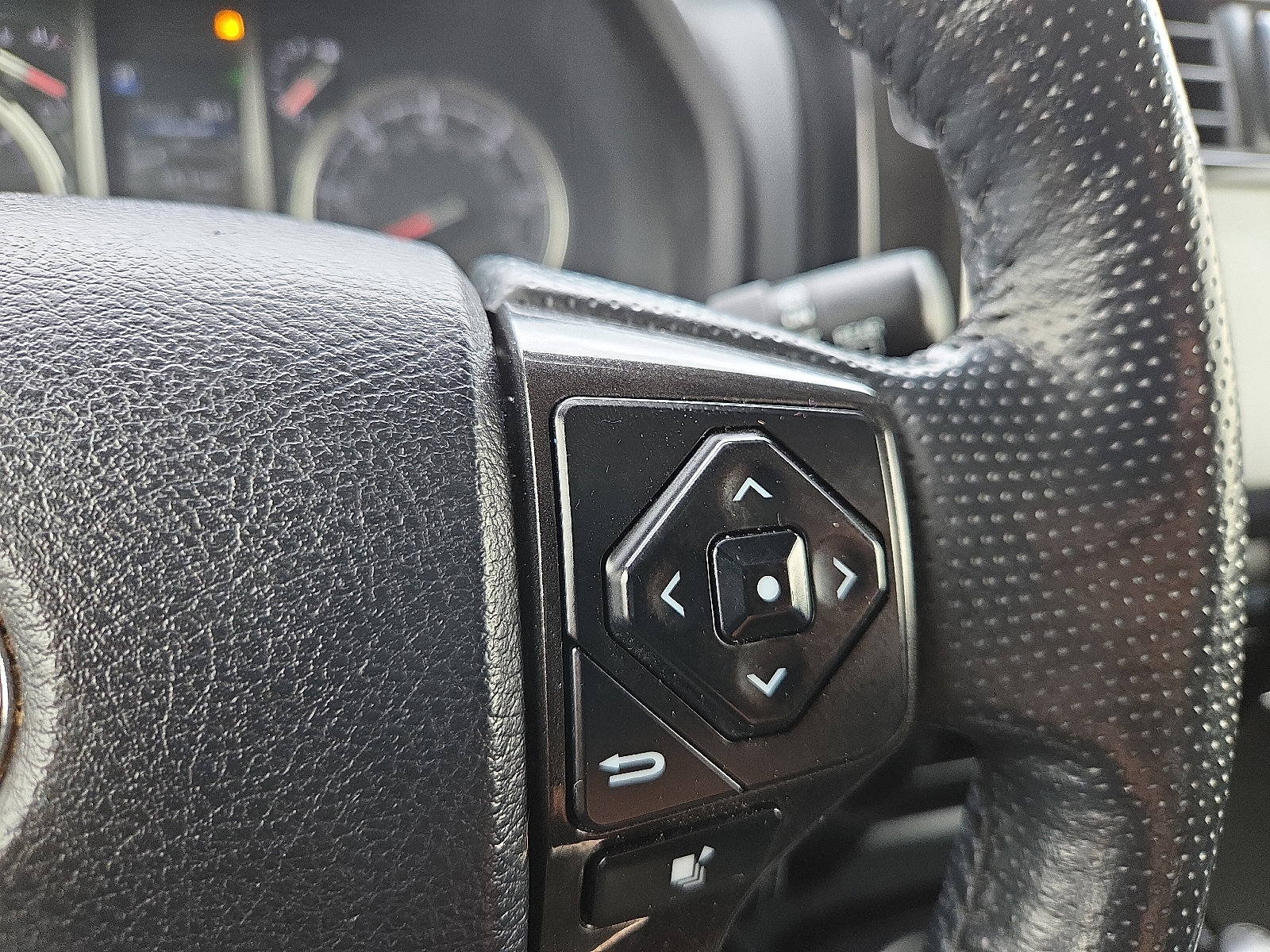 Used 2024 Toyota 4Runner TRD Off-Road Premium image 18