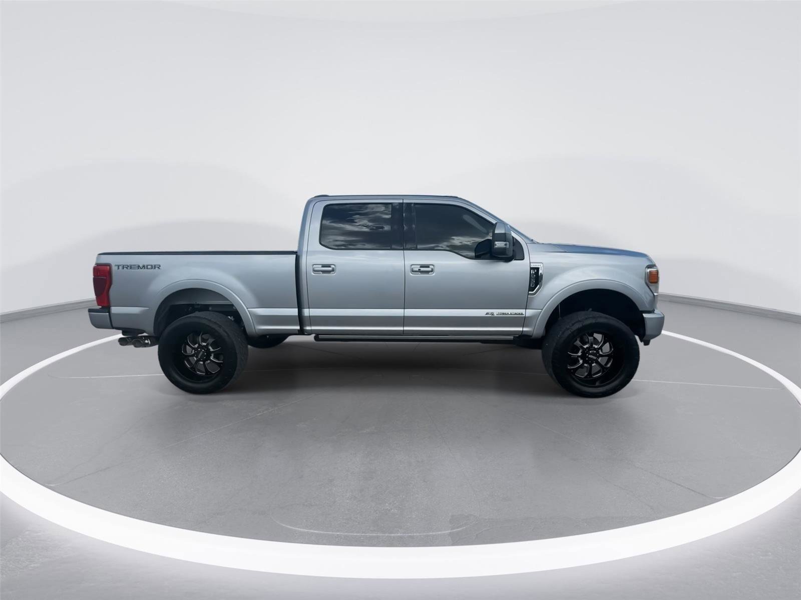 Used 2022 Ford F250 Lariat w/ Tremor Off-Road Package image 9