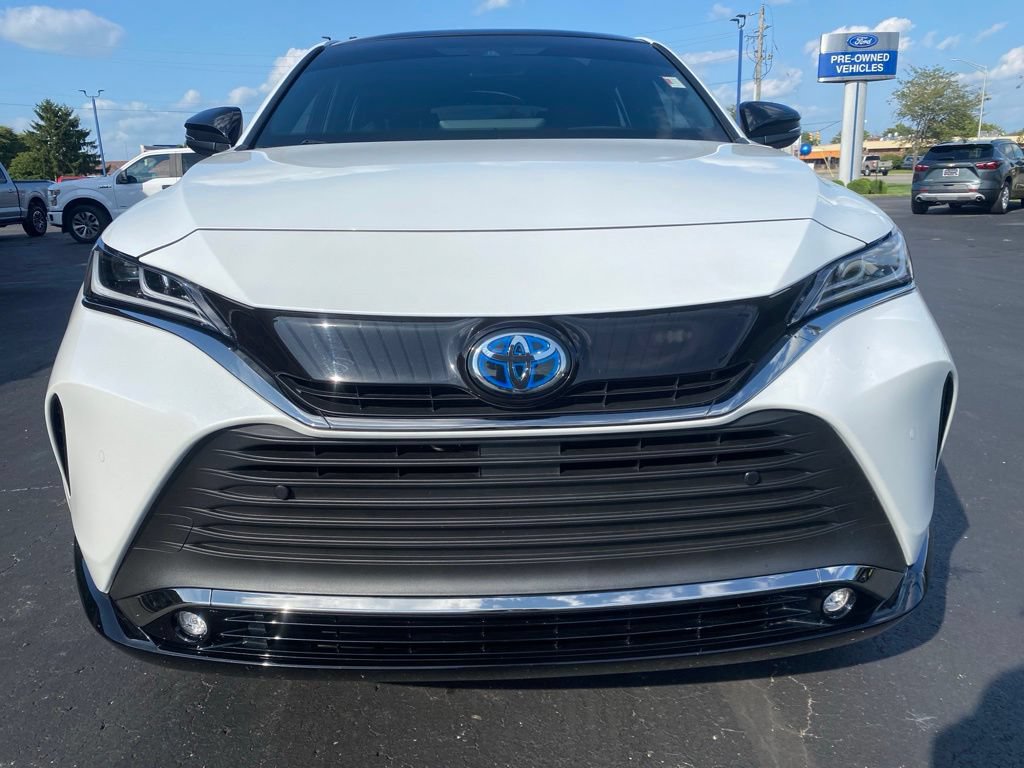 Used 2024 Toyota Venza Nightshade AWD/4WD image 8