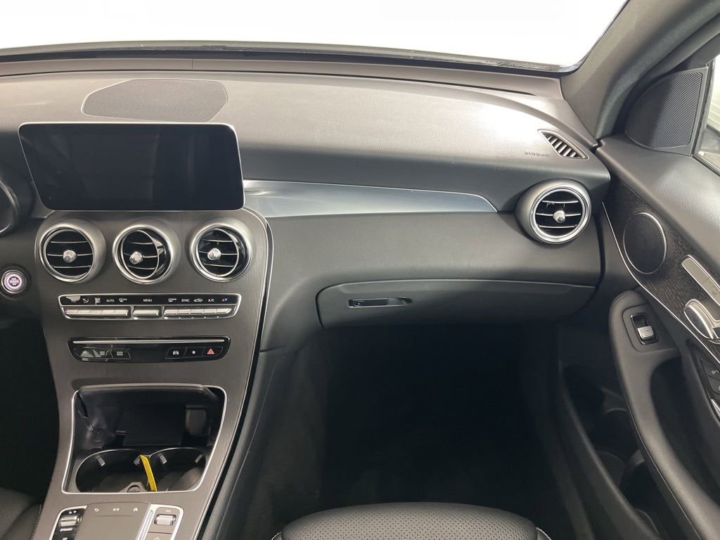 Used 2022 Mercedes-Benz GLC 300 4MATIC w/ Multimedia Package Lite image 14
