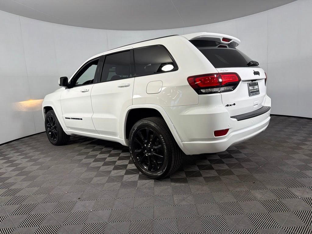 Used 2022 Jeep Grand Cherokee Laredo X AWD/4WD image 8