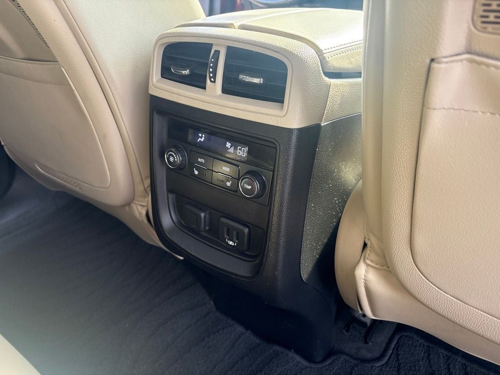 Used 2019 Buick Envision Premium w/ Driver Confidence Package AWD/4WD image 34