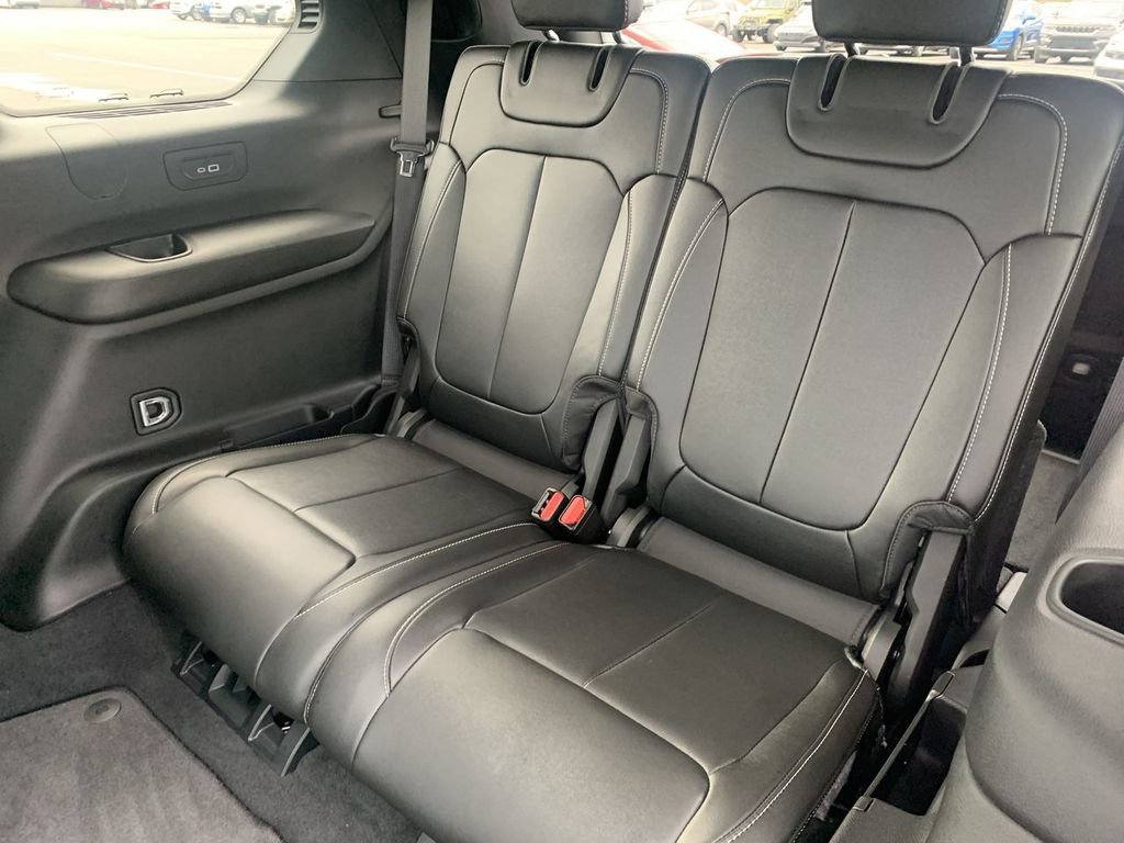 Used 2024 Jeep Grand Cherokee L Limited image 24