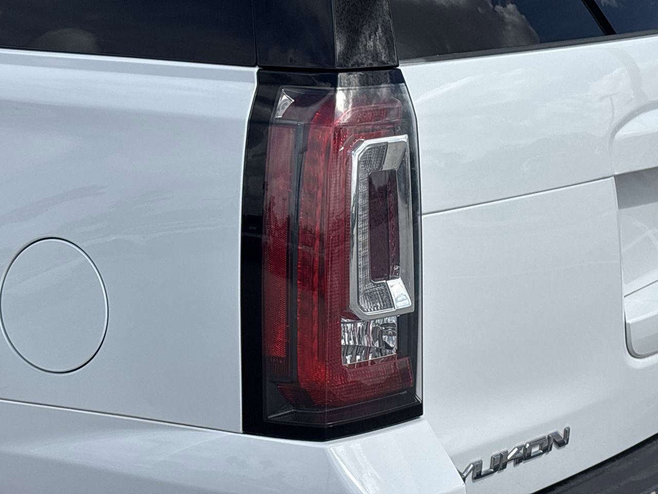 Used 2018 GMC Yukon SLT AWD/4WD image 7