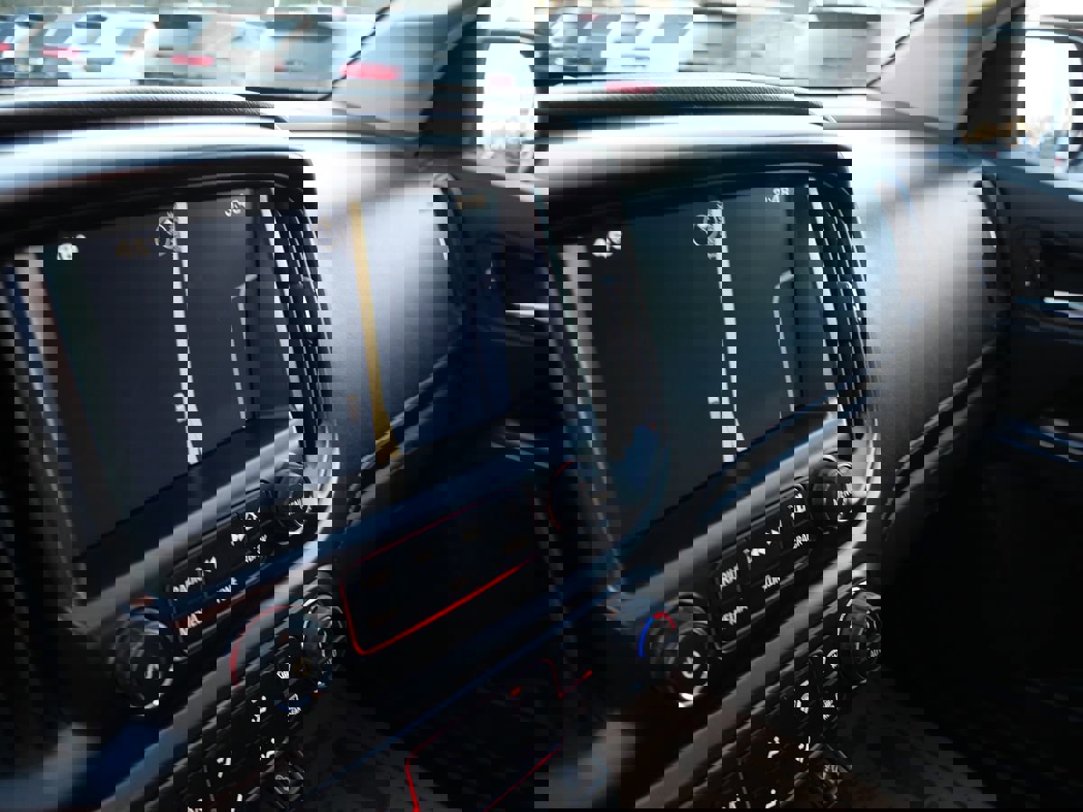 Used 2015 GMC Canyon SLE w/ All-Terrain Package image 13