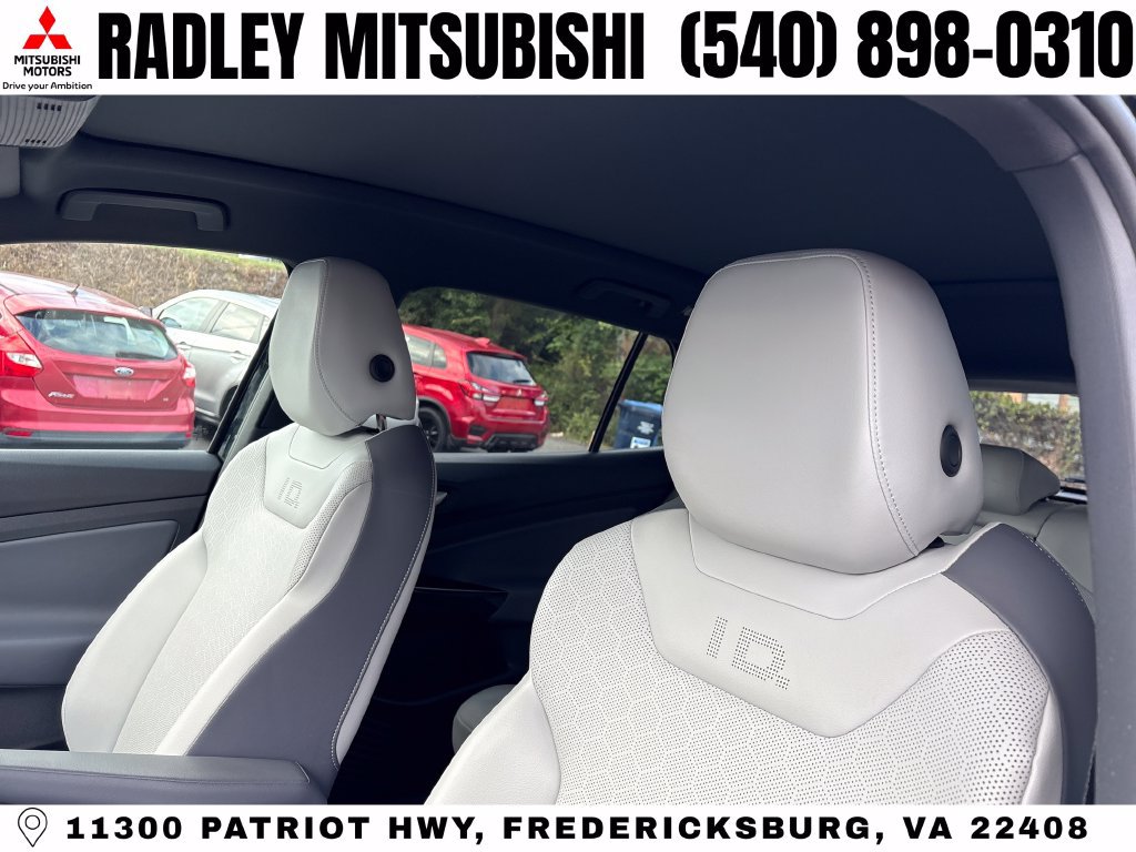 Used 2022 Volkswagen ID.4 Pro S w/ Gradient Package RWD image 2
