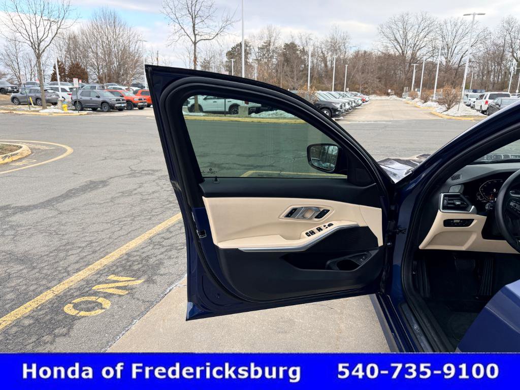 Used 2022 BMW 330i Sedan w/ Driving Assistance Package image 15