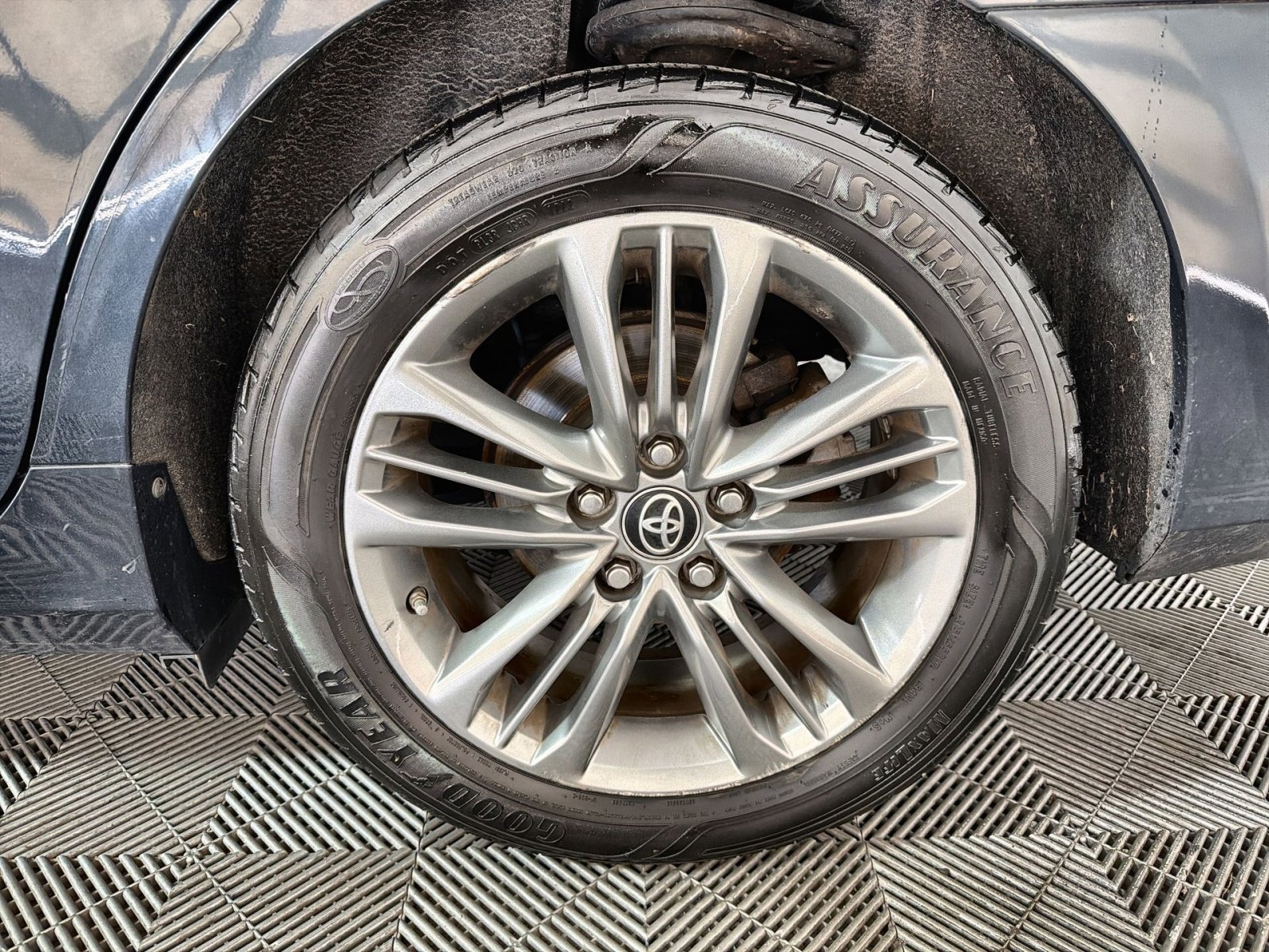 Used 2017 Toyota Camry SE image 12