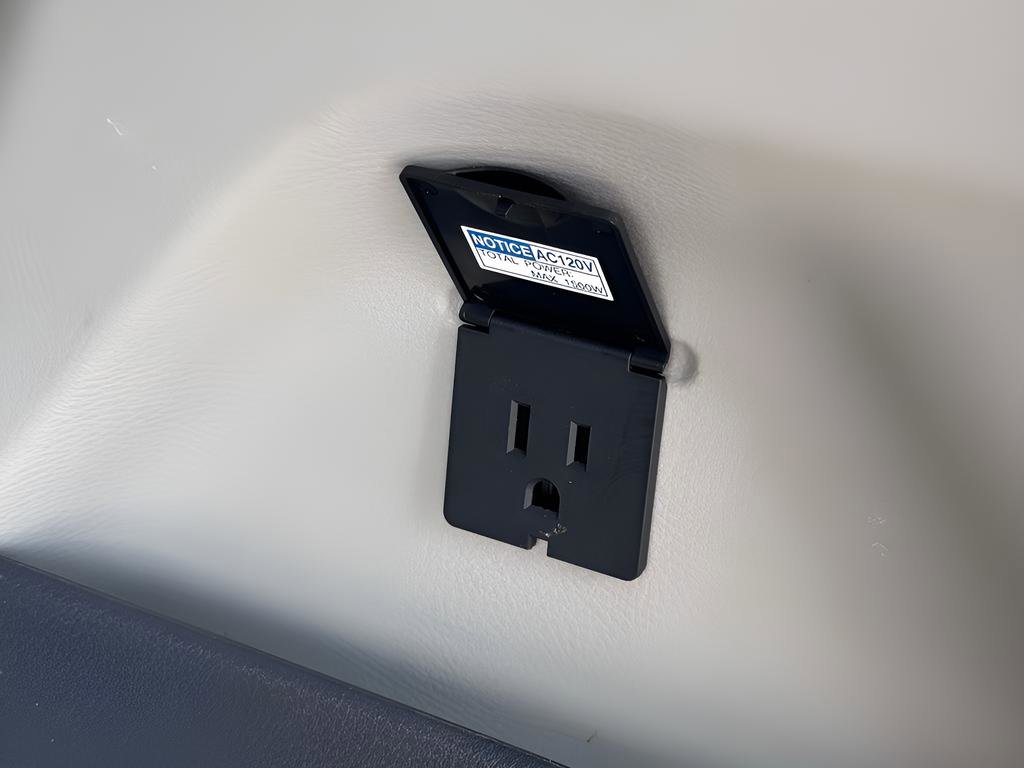 Used 2022 Toyota Sienna XLE w/ XLE Plus Package image 46