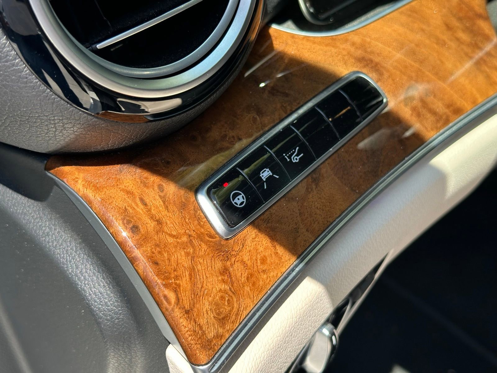 Used 2017 Mercedes-Benz E 300 image 5