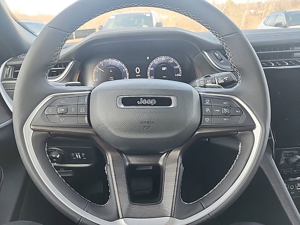 New 2025 Jeep Grand Cherokee L Limited w/ Black Appearance Package image 33