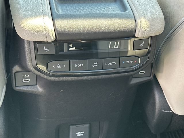 Used 2025 Toyota Grand Highlander AWD Hybrid image 13