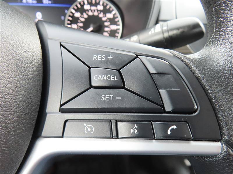 Used 2025 Nissan Altima 2.5 SV FWD image 17