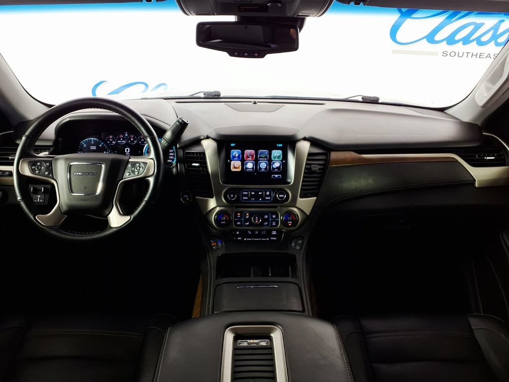 Used 2020 GMC Yukon XL Denali w/ Denali Ultimate Package RWD image 11