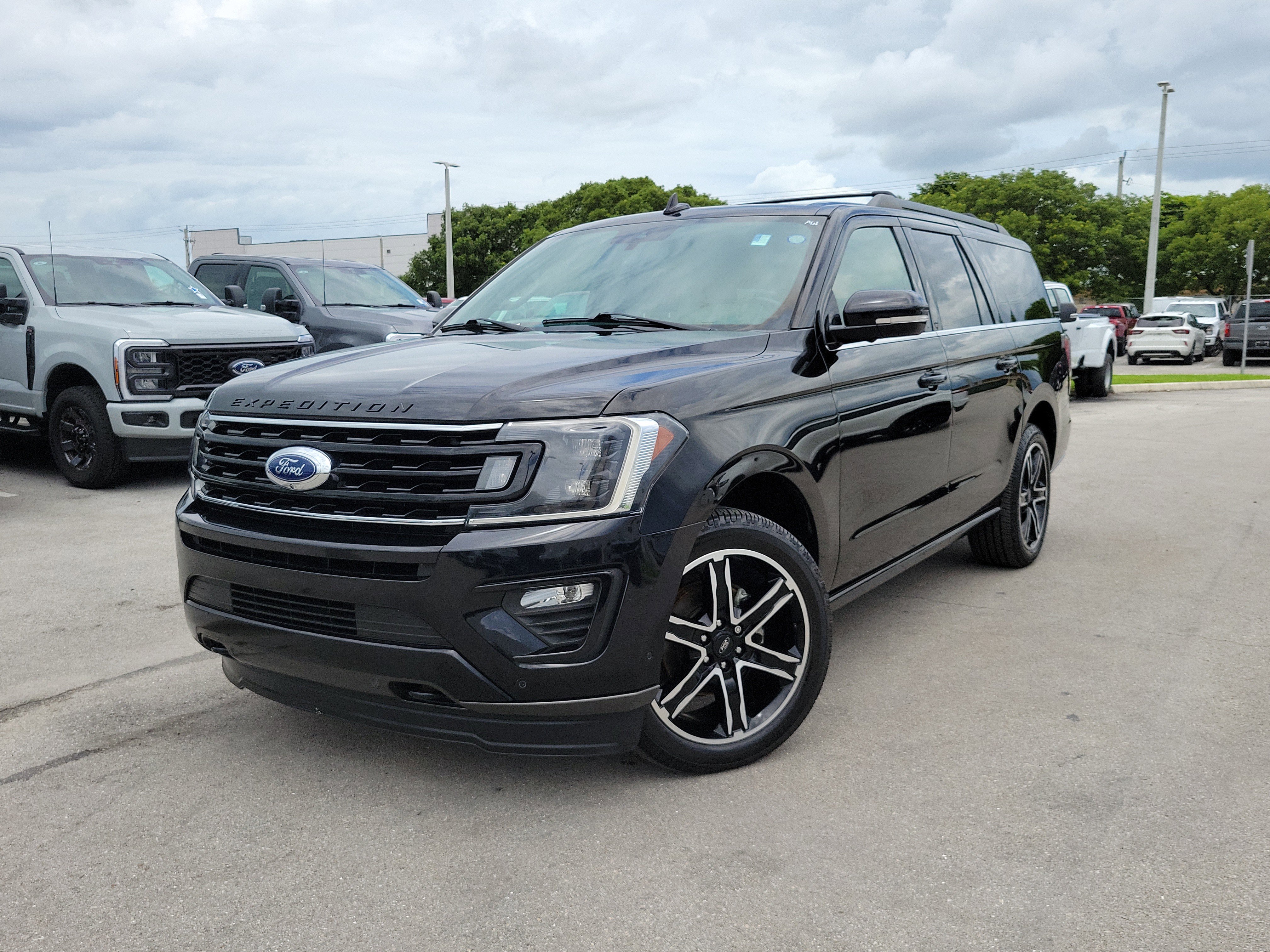 Used 2020 Ford Expedition Max Limited w/ Equipment Group 303A AWD/4WD 360° Tour