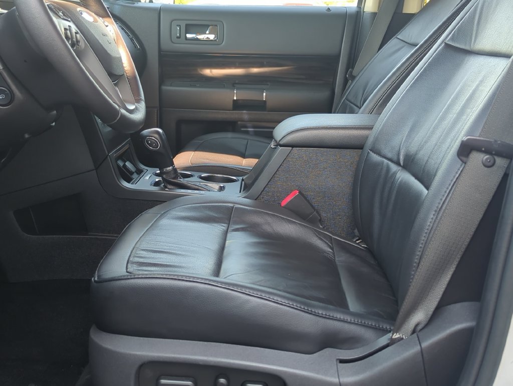 Used 2017 Ford Flex SEL w/ Equipment Group 202A AWD/4WD image 12