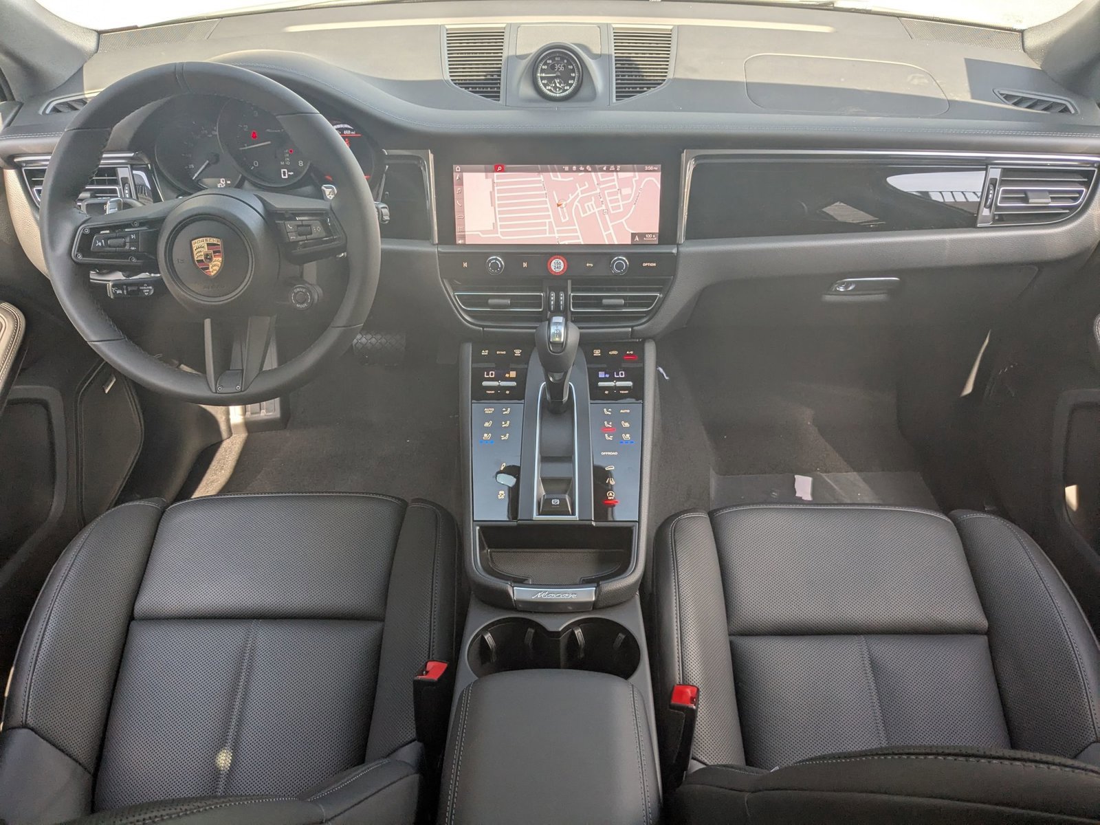 Certified 2025 Porsche Macan Turbo image 23