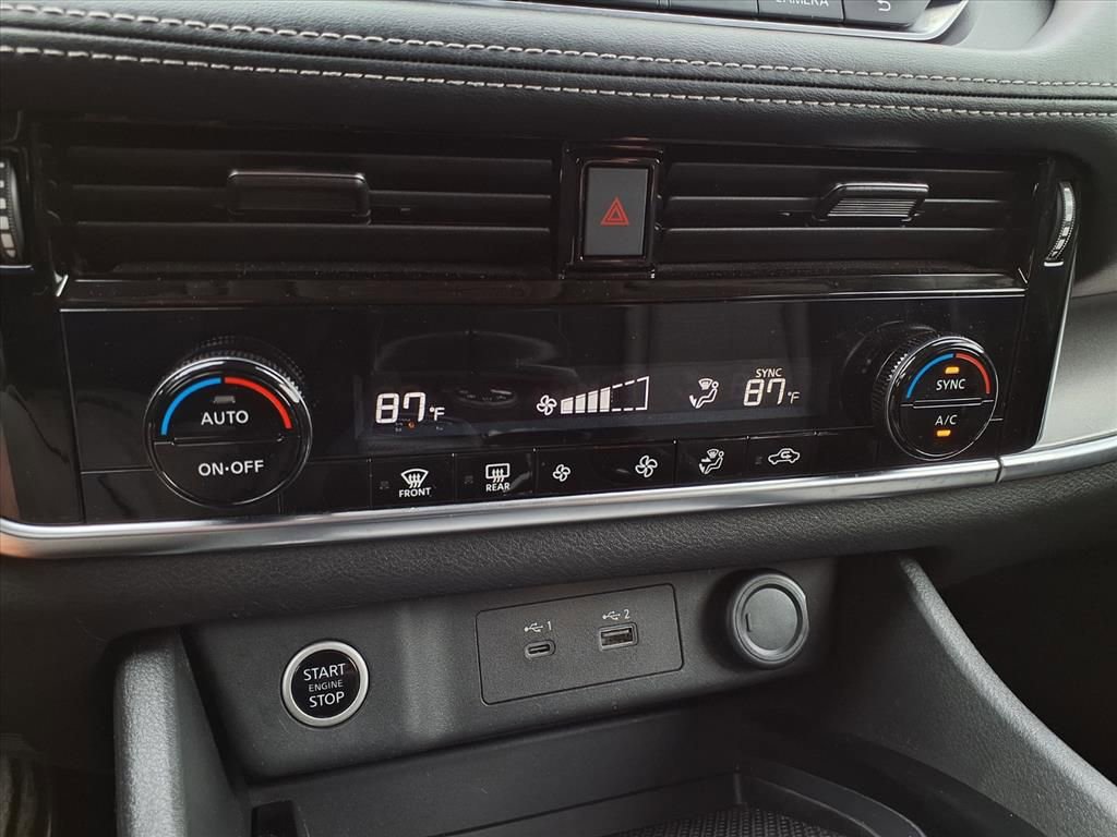 Used 2021 Nissan Rogue SV image 9