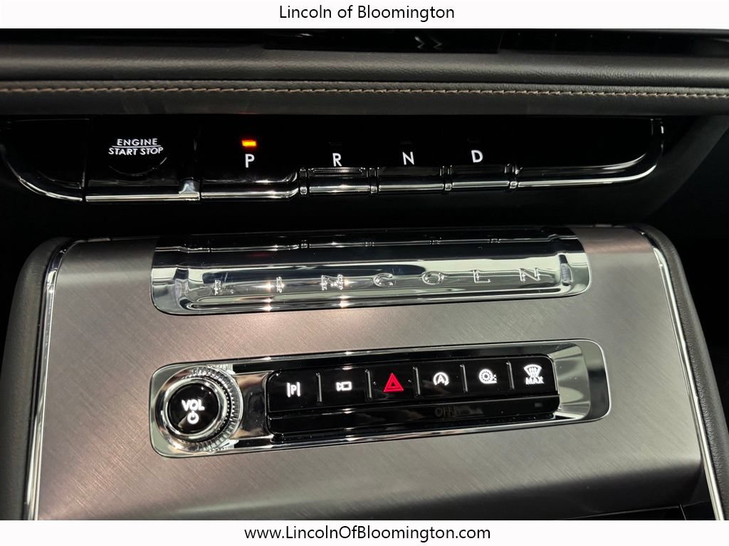New 2026 Lincoln Aviator AWD w/ Jet Appearance Package image 35
