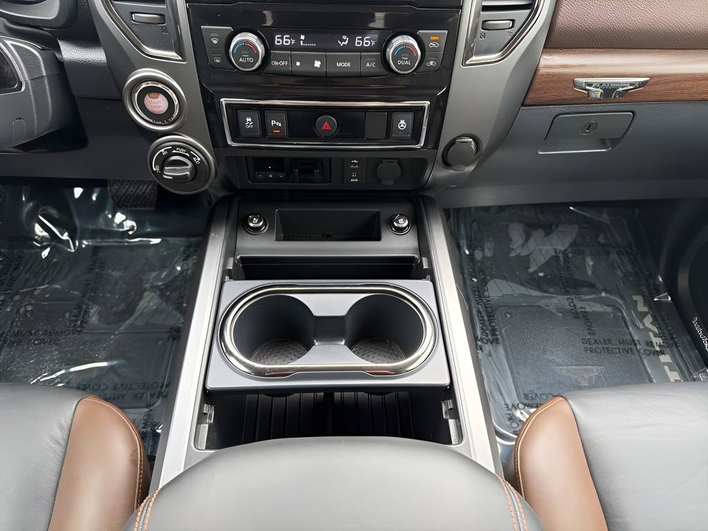 Used 2016 Nissan Titan Platinum Reserve image 21