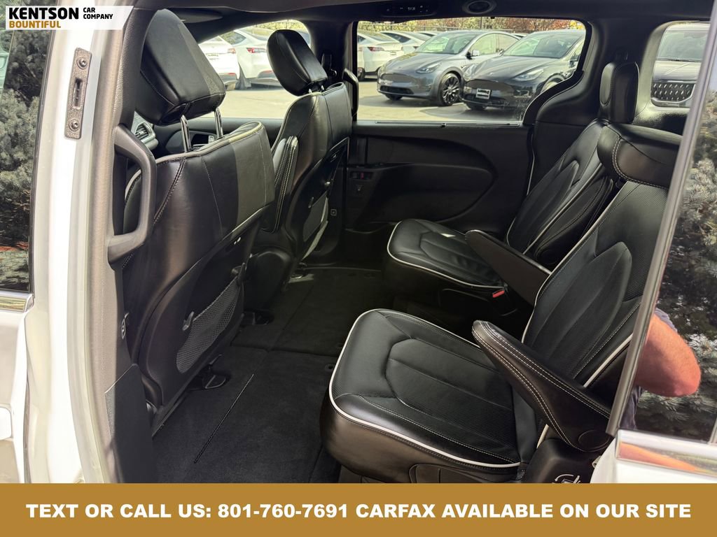 Used 2026 Chrysler Pacifica Limited image 35