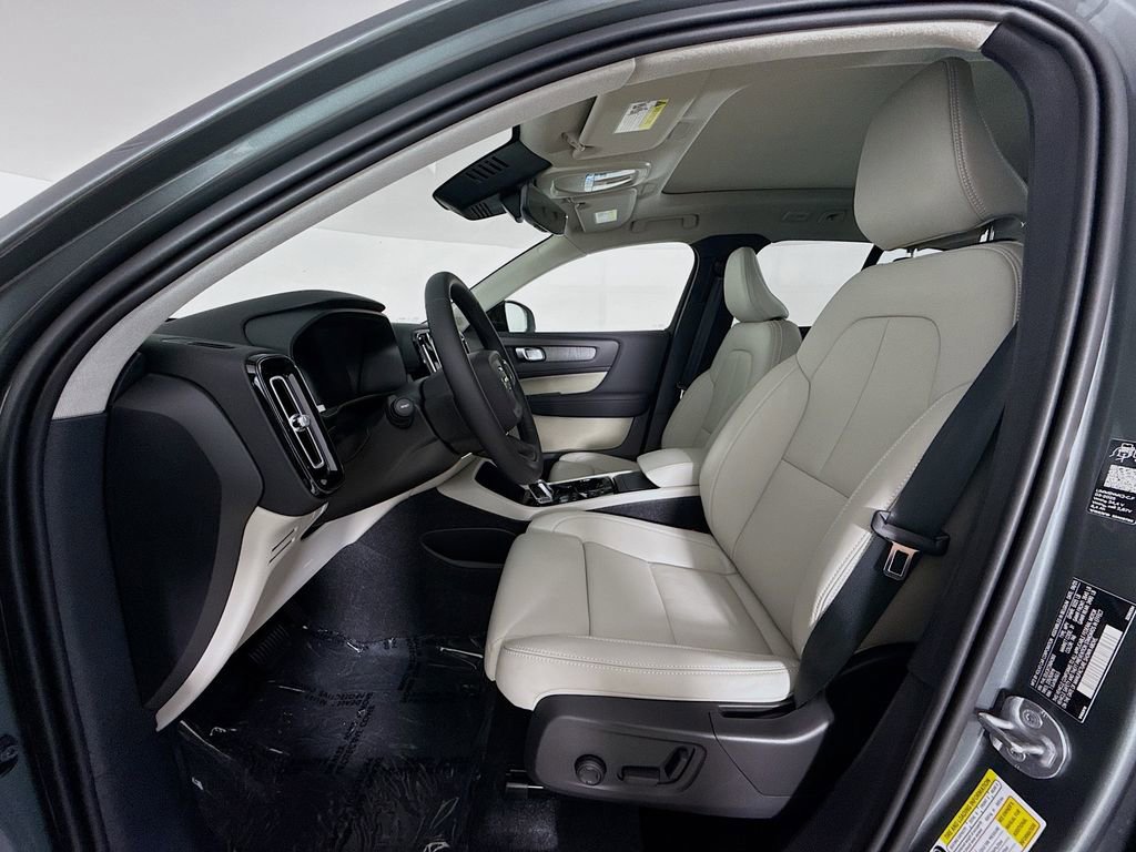 Used 2026 Volvo XC40 B5 Plus w/ Protection Package Premier image 21