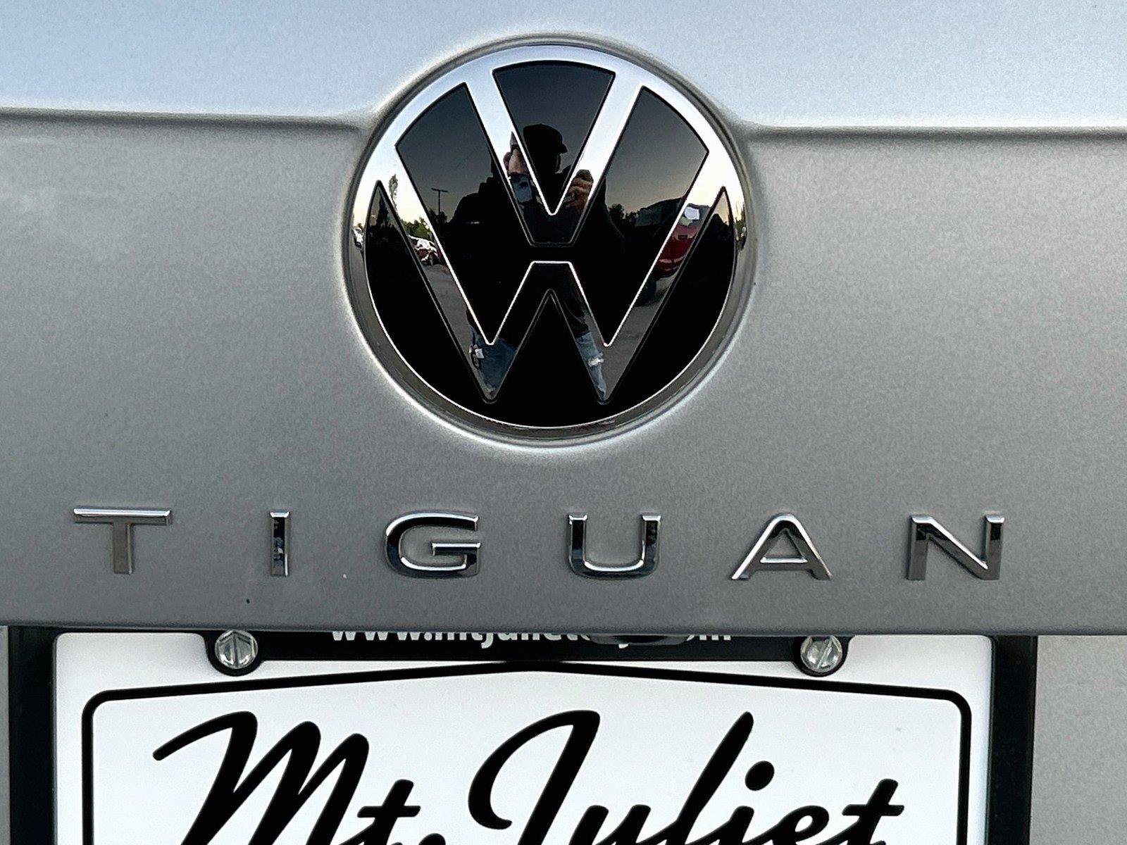 Used 2024 Volkswagen Tiguan SE R-Line FWD image 13