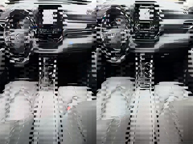 Used 2020 Toyota Highlander XLE image 11