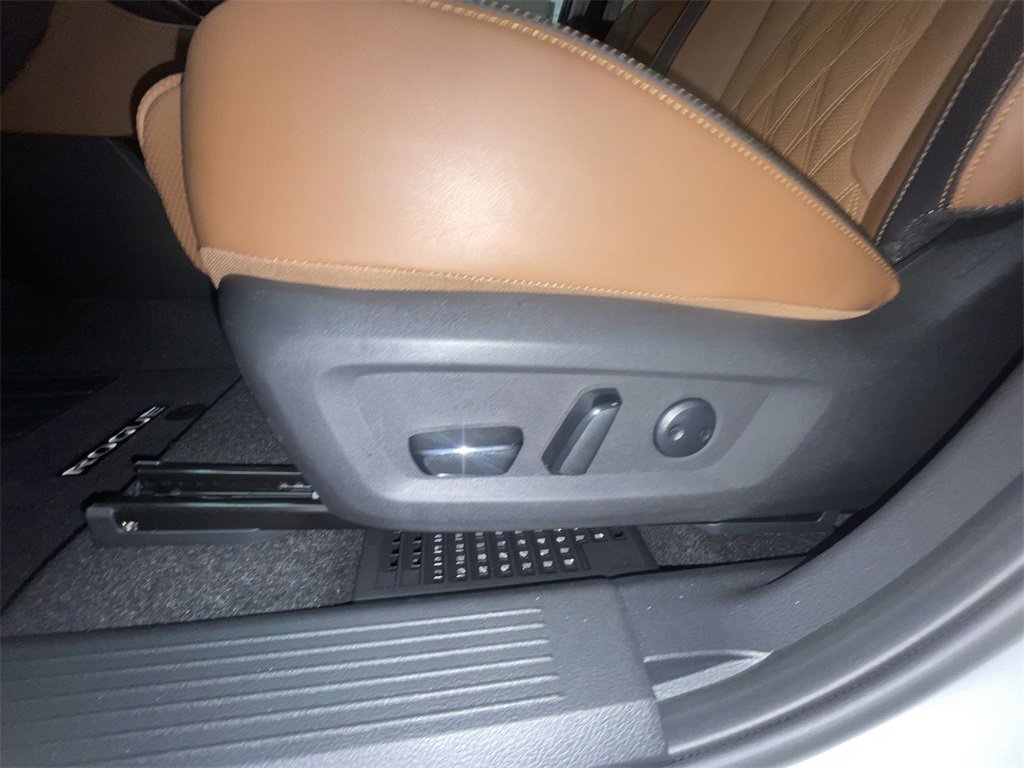 New 2026 Nissan Rogue Platinum image 12