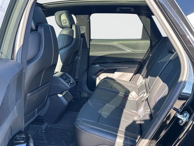 Used 2026 Cadillac Lyriq Luxury image 11