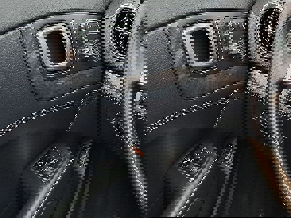 Used 2013 Mercedes-Benz SL 550 image 12