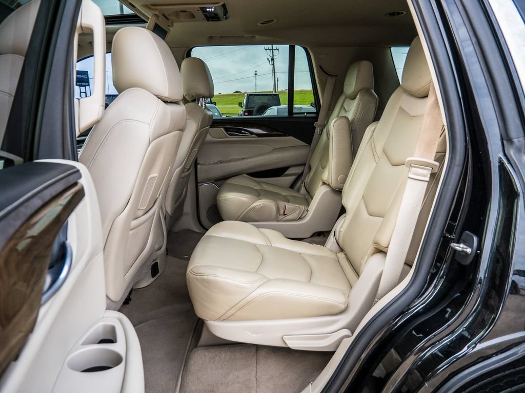 Used 2018 Cadillac Escalade Luxury RWD image 28