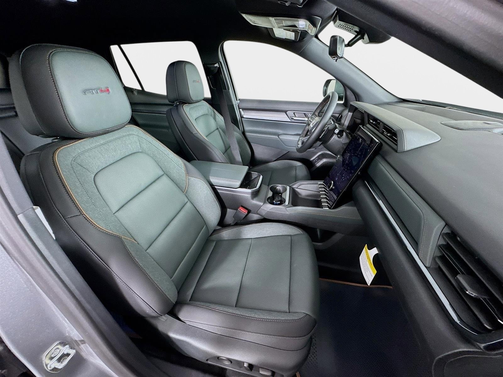 New 2026 GMC Terrain AT4 w/ Convenience Package III AWD/4WD image 28