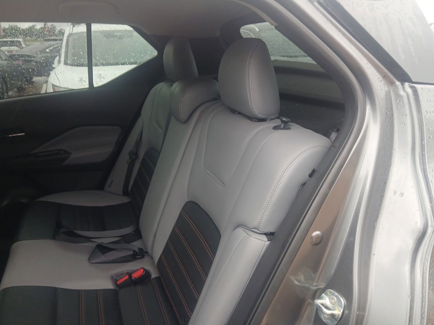 Used 2023 Nissan Kicks SR w/ SR Premium Package FWD image 8