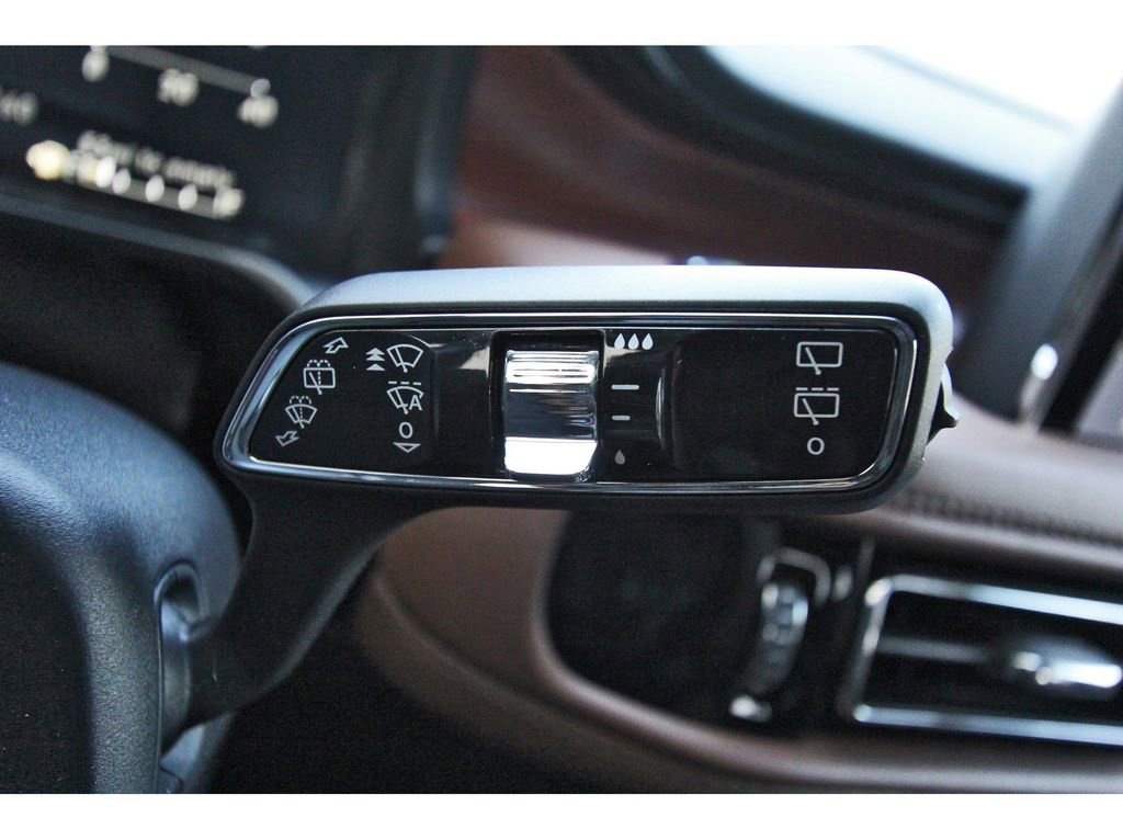 Used 2024 Lincoln Aviator Reserve w/ Elements Package Plus RWD image 18