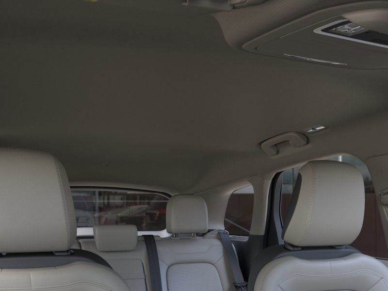 New 2026 Lincoln Corsair Reserve w/ Rear Removable Package Tray FWD image 22