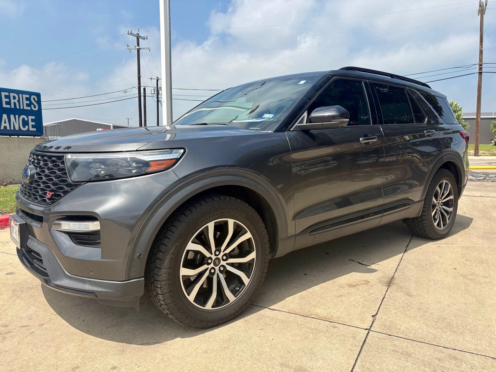Used 2020 Ford Explorer ST w/ Premium Technology Package AWD/4WD image 5