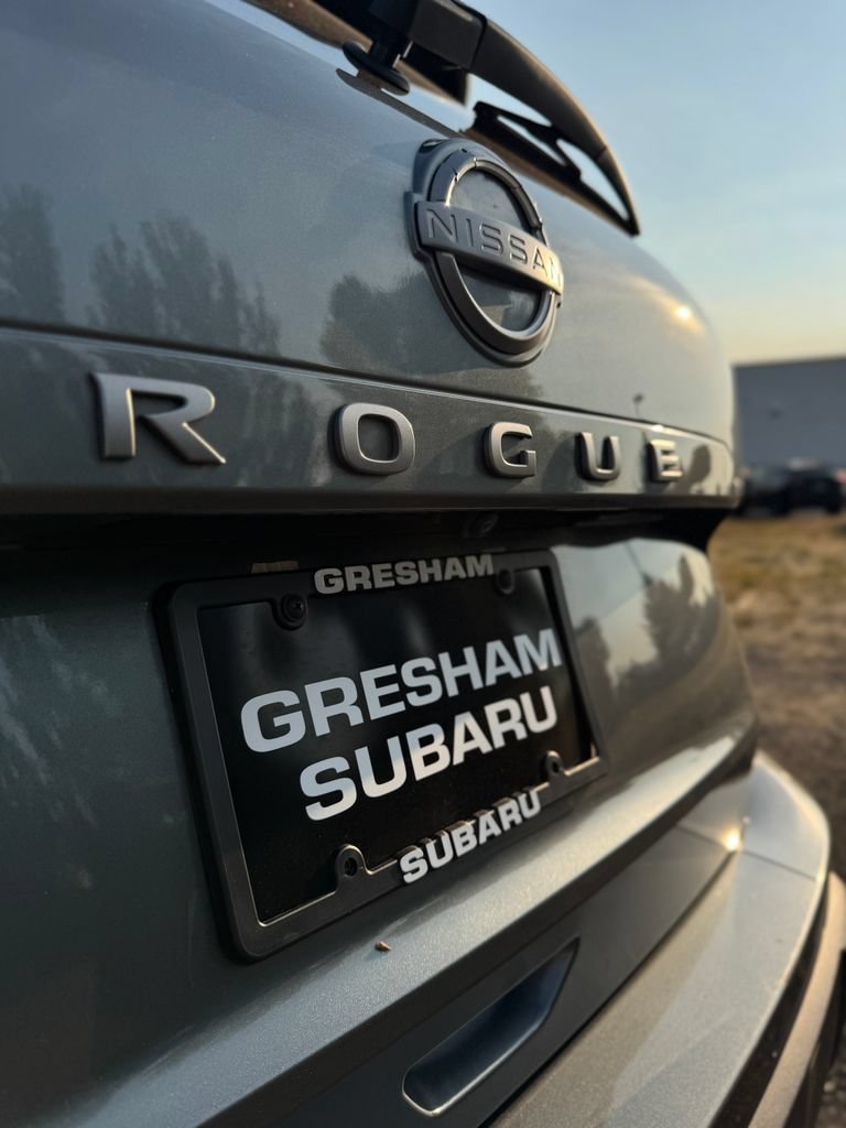Used 2025 Nissan Rogue SV FWD image 40