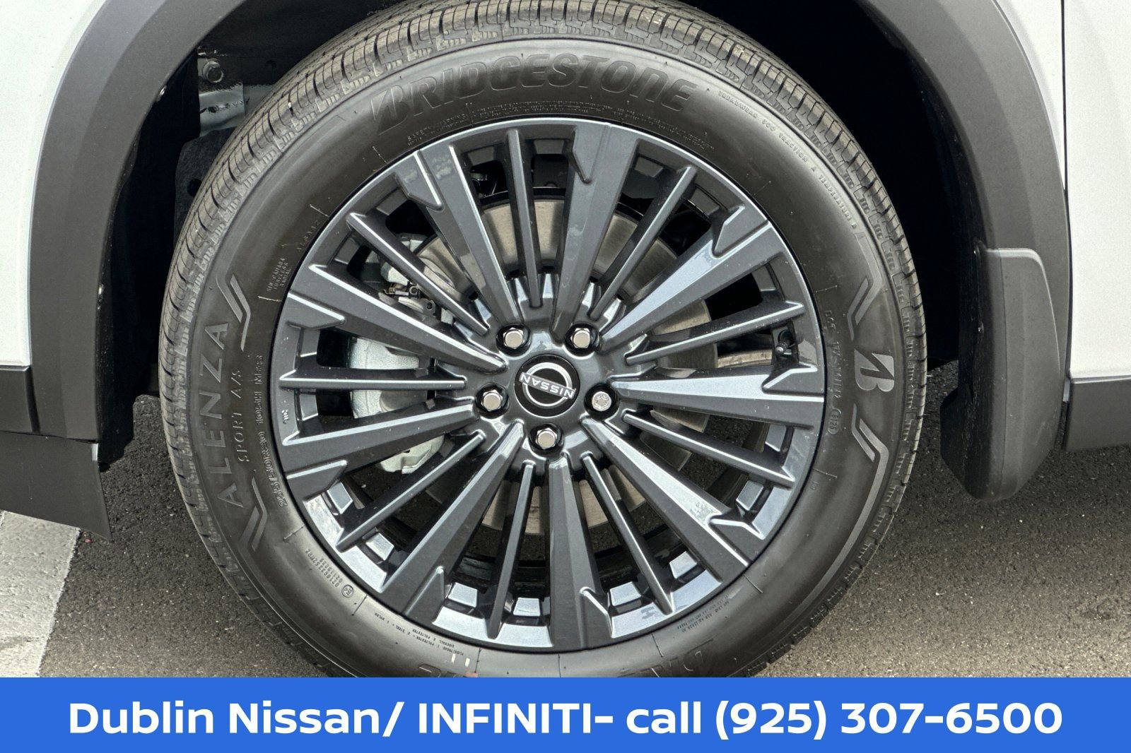 New 2026 Nissan Pathfinder SL w/ SL Premium Package AWD/4WD image 32
