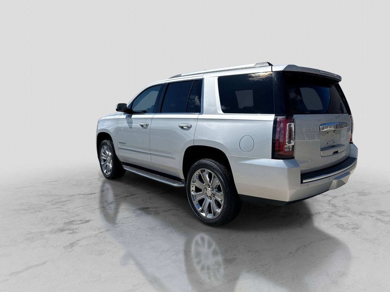 Used 2016 GMC Yukon Denali w/ Open Road Package AWD/4WD image 5