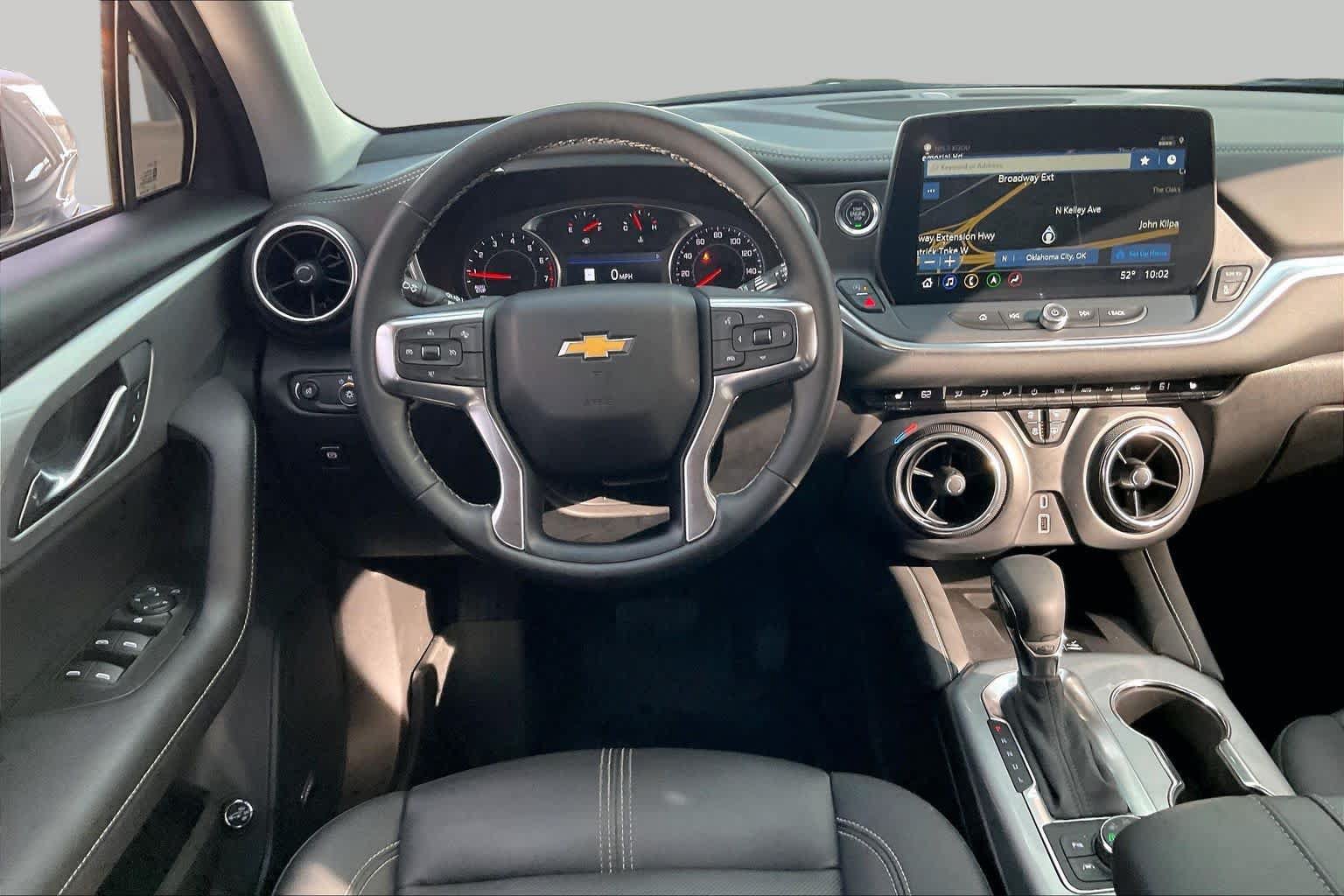 Used 2024 Chevrolet Blazer LT w/ Sound & Technology Package FWD image 6