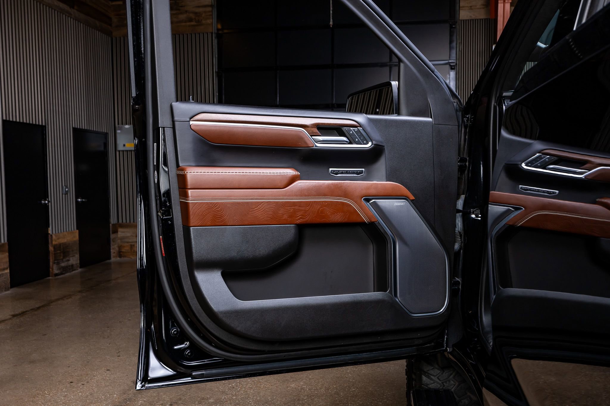 Used 2023 GMC Sierra 1500 Denali Ultimate image 35