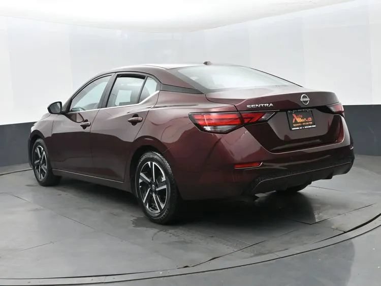 Used 2025 Nissan Sentra SV FWD image 9