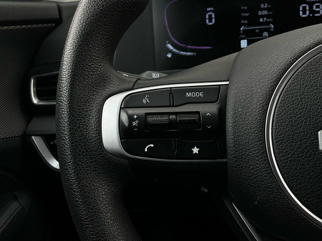 Used 2025 Kia Sportage LX image 31