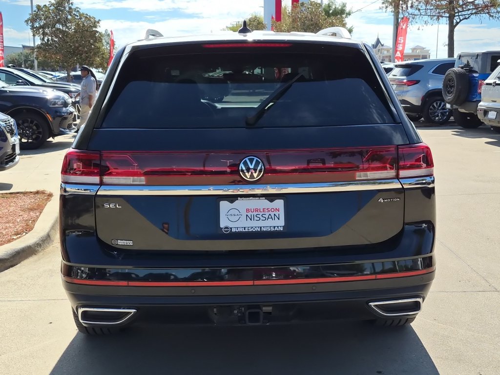 Used 2024 Volkswagen Atlas SEL AWD/4WD image 3