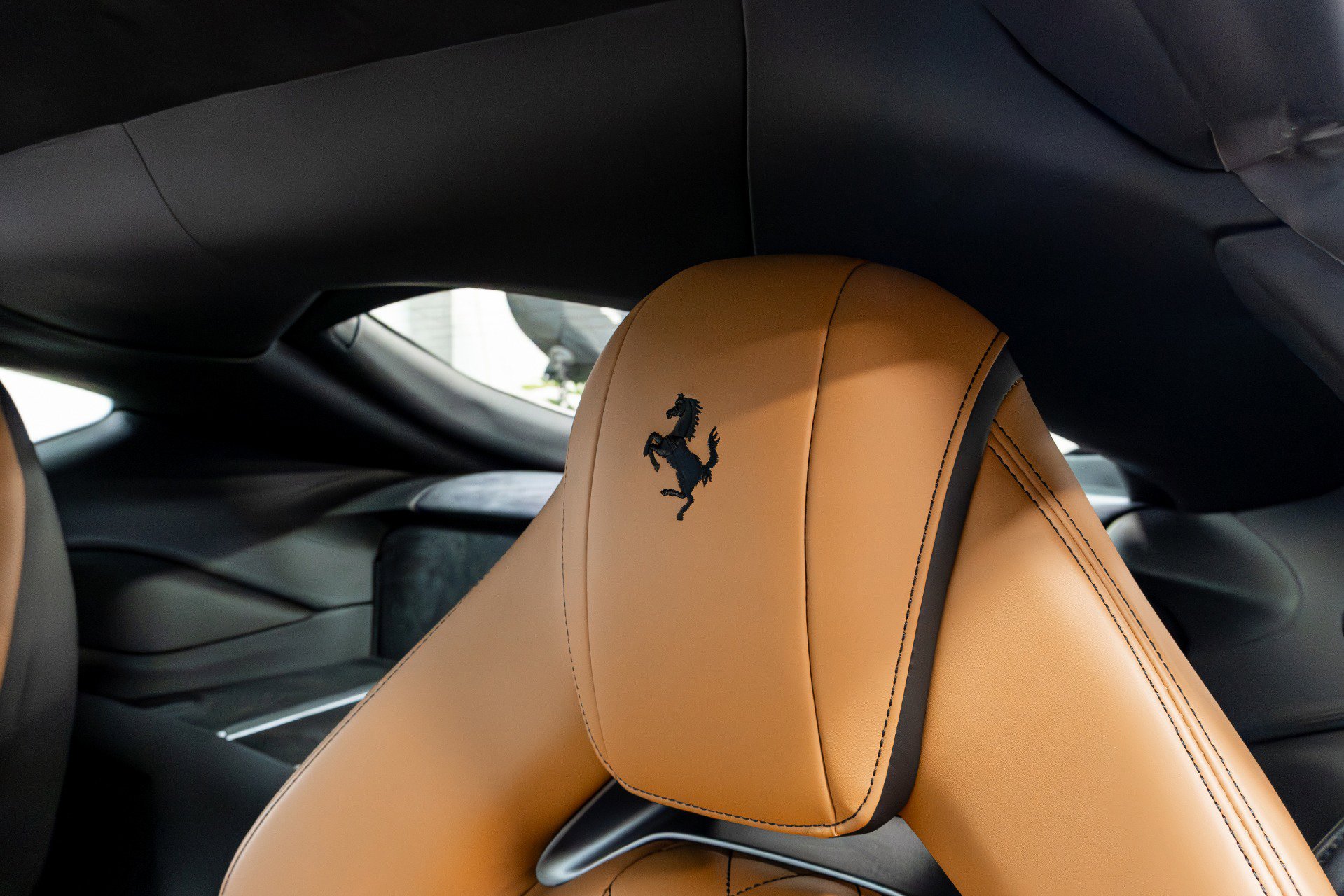 Used 2020 Ferrari 812 Superfast RWD image 8