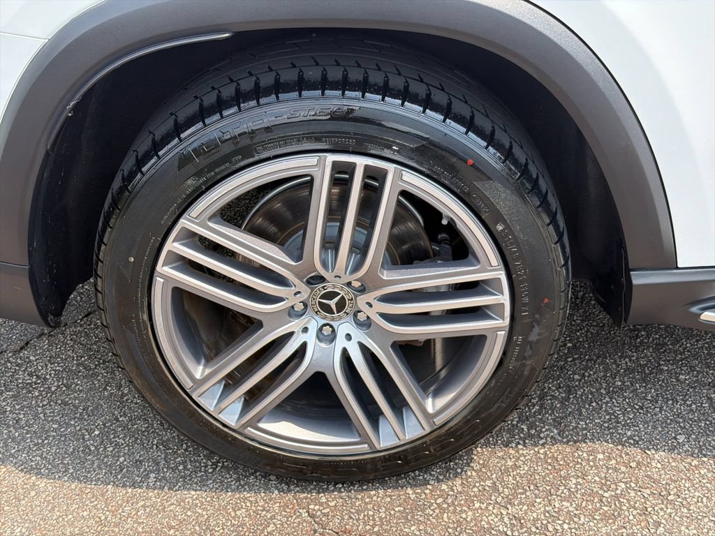 Used 2022 Mercedes-Benz GLS 450 4MATIC image 17