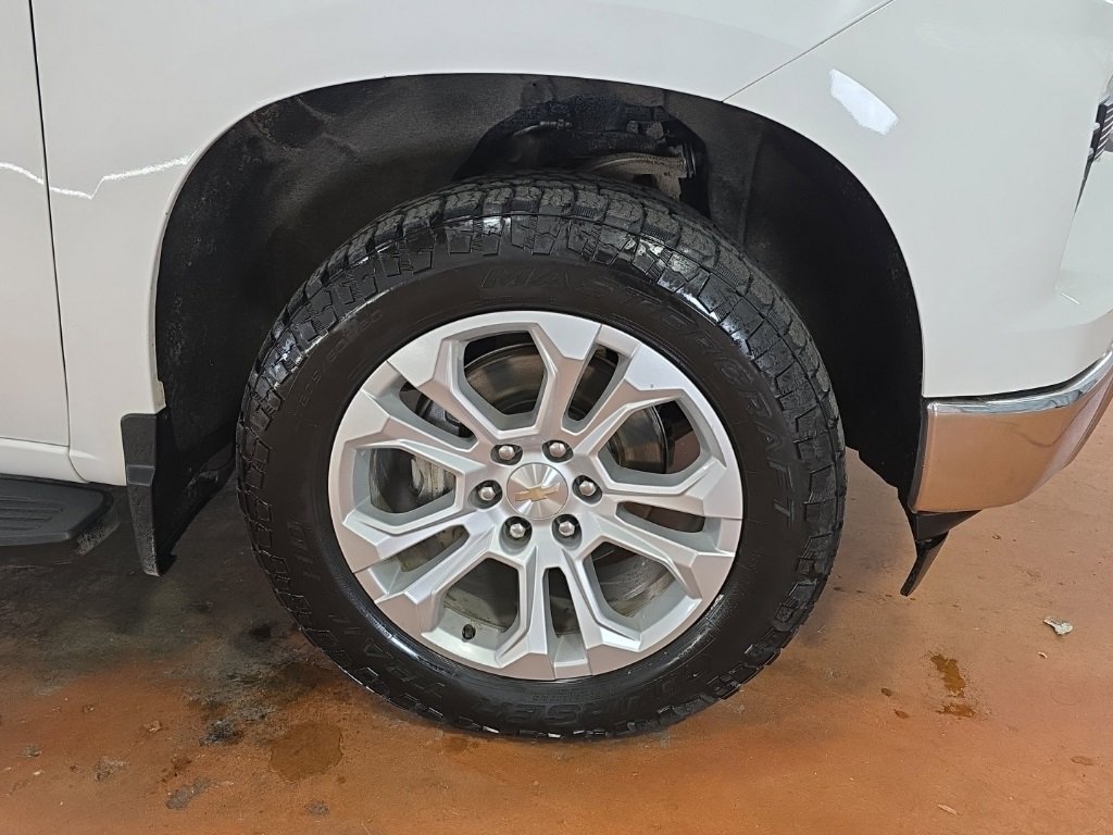 Used 2022 Chevrolet Silverado 1500 LTZ w/ LTZ Convenience Package II image 11