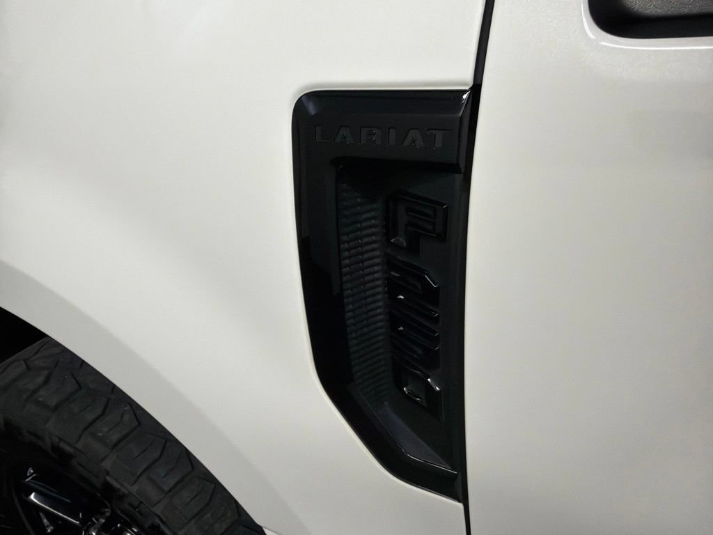 Used 2022 Ford F250 Lariat w/ Black Appearance Package AWD/4WD image 44