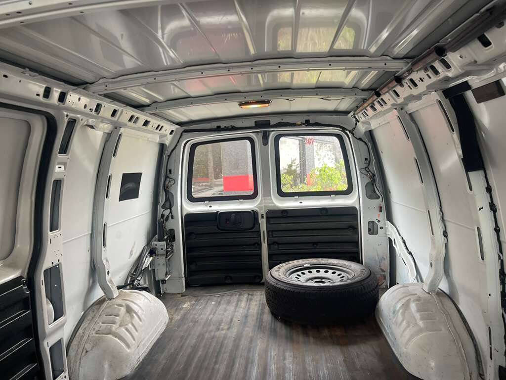 Used 2013 Chevrolet Express 1500 image 23